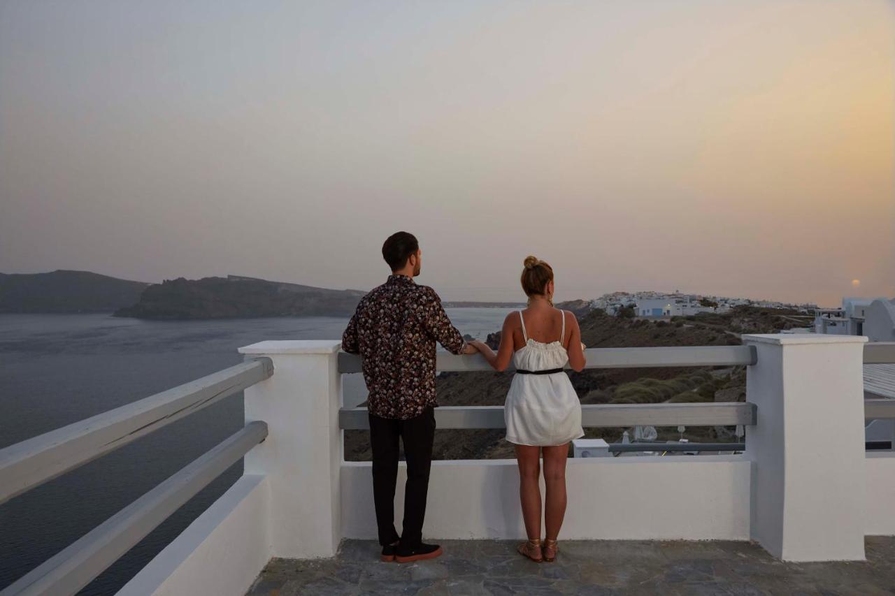 Mr And Mrs White Oia - Santorini Hotel Exterior photo